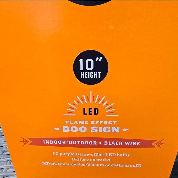 New, 10" LED Hanging "BOO" with Flame Effect Purple Halloween Silhouette Light - Picture 4 of 7